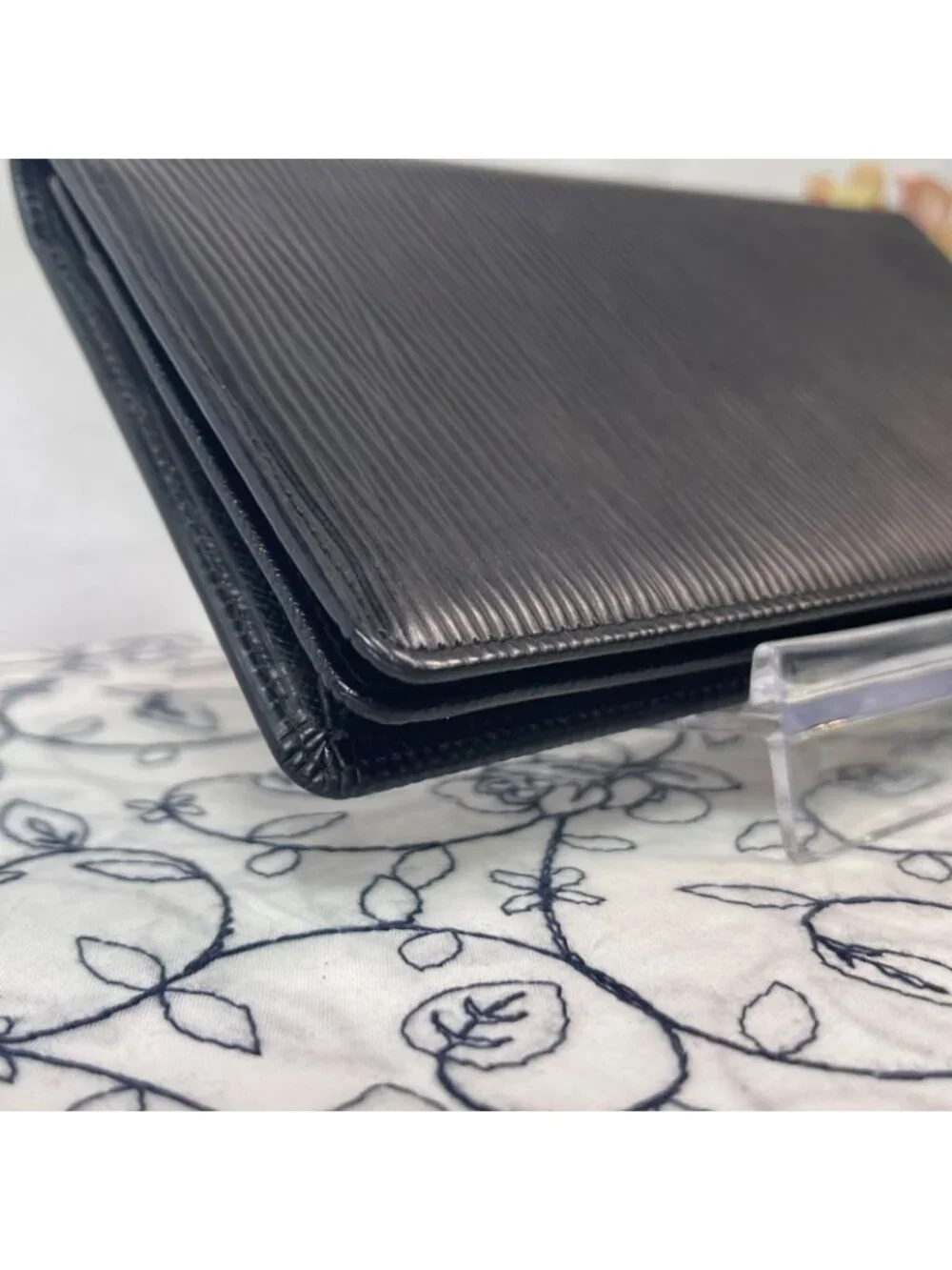 Louis Vuitton Portefeuille Brazza Epi Wallet Black